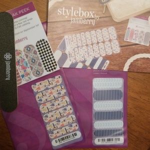 Jamberry- August 2015 Style box (2 wraps)
